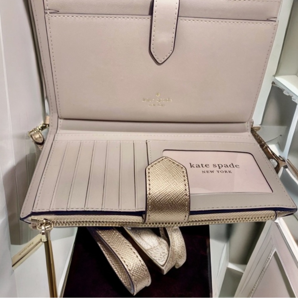 Kate Spade New York Gold Wristlet Wallet – NWOT - Picture 2 of 8